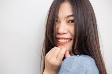 Asya güzel gülümseyen kadınların Stüdyo portre