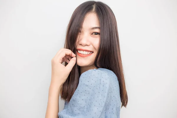Estudio retrato de asiático hermosa sonriente mujeres —  Fotos de Stock