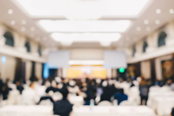 Des personnes floues dans la salle de conférence des séminaires — Photo