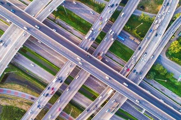 Şehir kavşak yolu araç taşımacılığında kapat