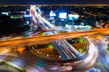 Aerila görünümü dairesel kavşak trafik şehir yolu