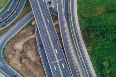 Havadan görünüm kavşak şehir ulaşım yolu