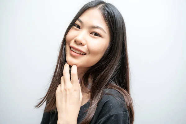 Ritratto di belle donne asiatiche sorridenti — Foto Stock