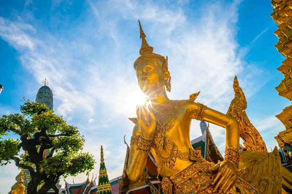 Wat Phra Kaew tempio buddista smeraldo a Bangkok — Foto Stock