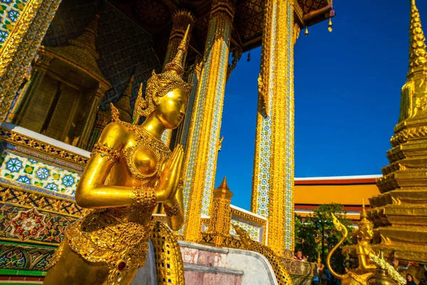 Wat Phra Kaew smaragd buddhista templom Bangkok — Stock Fotó