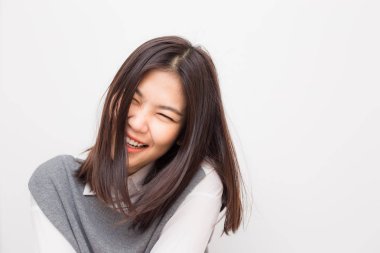 Gülümseyen güzel asya beyaz yakalı kadınlar