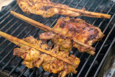 Tavuk duman ve biber ile ızgara