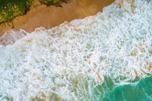 Sea Wave på Sand Beach turkos vatten natur lndscape — Stockfoto