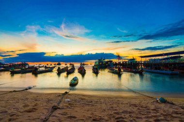 Seabeach günbatımı renkli gökyüzü bulutu