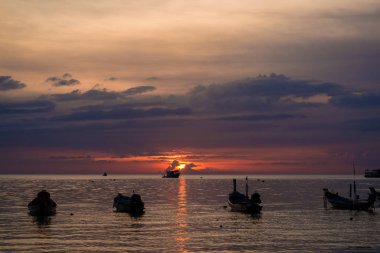 Seabeach günbatımı renkli gökyüzü bulutu