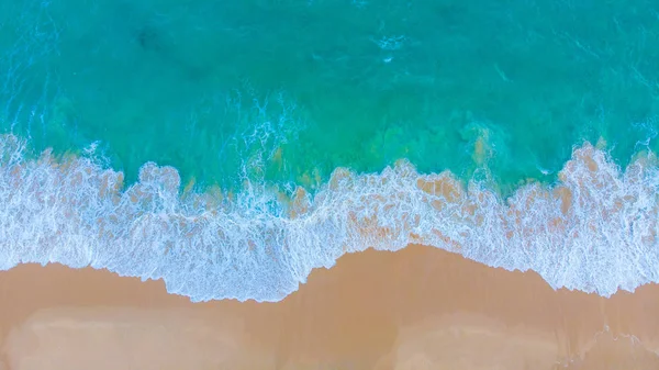 Luftaufnahme Meer Welle weißer Sandstrand — Stockfoto