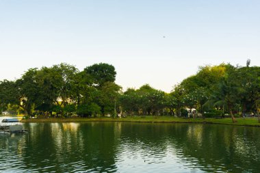 Modern bina Lumpini park ile Şehir kamu parkı