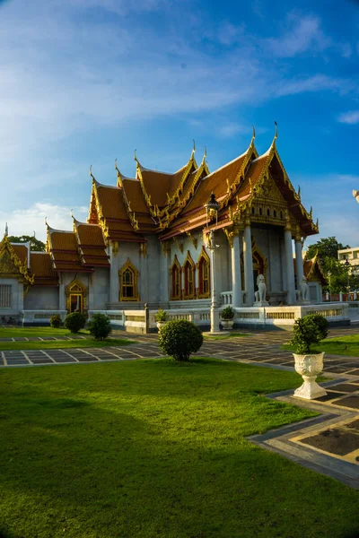 Bangkok templo pagode de ouro de Wat Benchamabophit — Fotografia de Stock