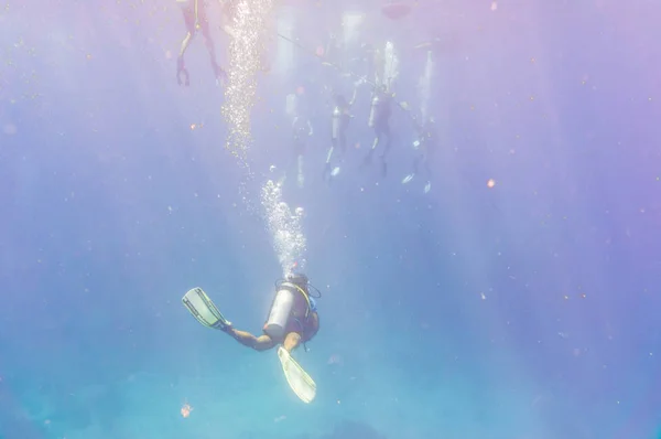 Водные виды спорта в глубоком море — стоковое фото