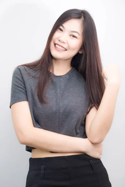 Retrato de hermosa asiático largo cabello sonriente mujeres —  Fotos de Stock