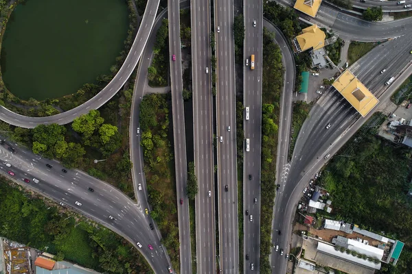 Vista aérea de la ciudad transporte autopista carretera con peaje —  Fotos de Stock