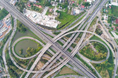 Araç hareketli hava görüntüsü kavşağı transsoport dairesel yolu