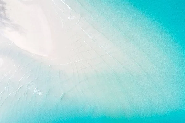 Vista aérea al mar con playa de arena blanca —  Fotos de Stock
