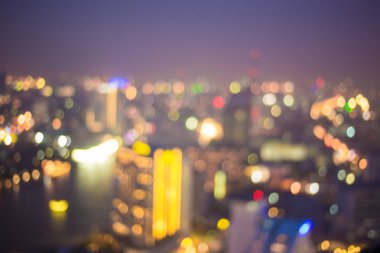 Soyut bulanık şehir binası geceleri