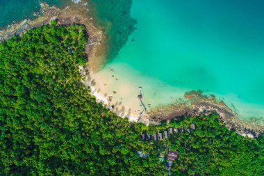 Okyanus mavisi deniz suyu beyaz kumsal tatil geçmişi