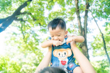 Gülün, gülün, gülün.