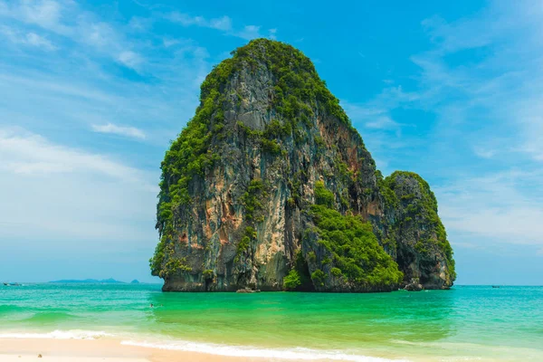 Klippön Det Turkosa Andamanska Havet Krabi Thailand — Stockfoto