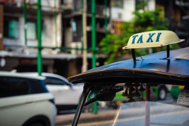 Tuk Tuk araba park yolu Bangkok şehir geleneği Tayland 'da seyahat. ARW