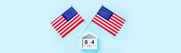 Ιουλίου Mockup Του Ιουλίου Ξύλινο Ημερολόγιο Χρώμα Και Σημαία Των — Φωτογραφία Αρχείου