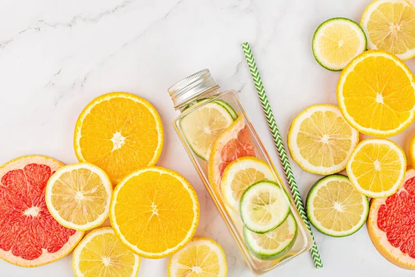 Fondo Creativo Hecho Frutas Tropicales Verano Con Pomelo Naranja Mandarina —  Fotos de Stock