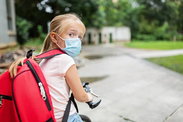 School Child End Coronavirus Pandemic Outbreak Blonde Girl Going Back — Stock Photo, Image