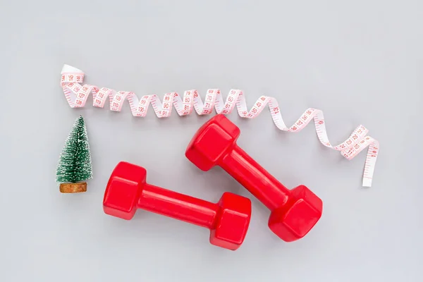 Ćwiczenia Fitness Ćwiczenia Wesołych Świąt Szczęśliwego Nowego Roku Koncepcja Sprzęt — Zdjęcie stockowe