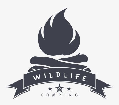 Kamp Logosu. Kamp ateşi silueti. Şenlik Ateşi 'ne. Metnin ya da sloganın için Kopyalama Alanı olan kurdele. Logo veya Dövme