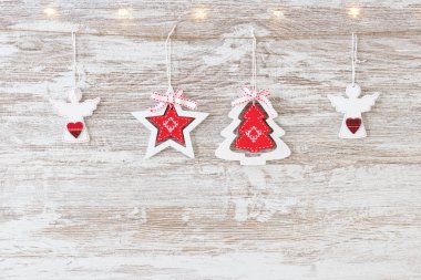 Noel arka plan - beyaz ahşap asılı ahşap rustik noel süs