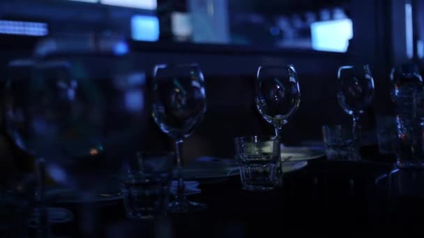 Wine Glasses Standing Bar Counter Night Club — Stock Video