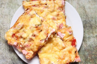 Kendi ellerinizle lezzetli pizza pişirme.