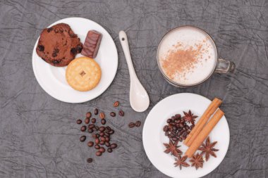 Sabah kahve aromatik kahve ayini için hazırlık.