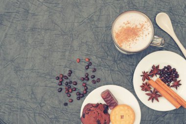 Sabah kahve aromatik kahve ayini için hazırlık.