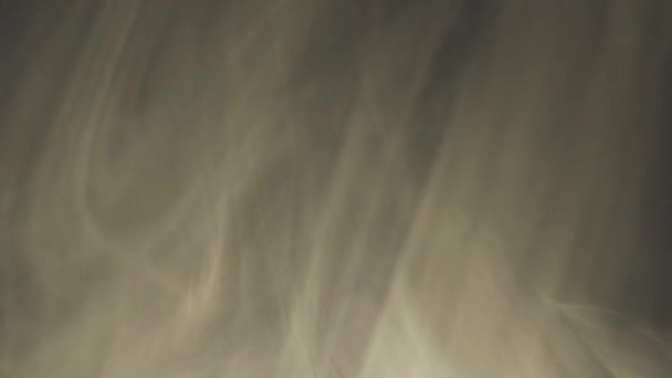 Необычные Движущиеся Облака Дыма Темном Фоне Движение Дыма Движения Холодного — стоковое видео