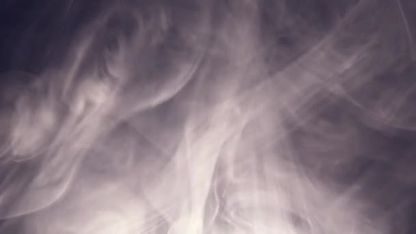 Fantasía Mover Nubes Humo Sobre Fondo Oscuro Movimiento Del Humo — Vídeos de Stock