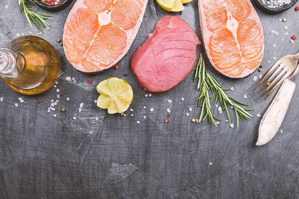 Raw Tuna Salmon Steak Ingredients Cooking Dark Background Top View — Stock Photo, Image