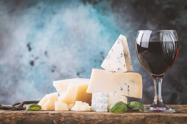 Various Types Cheese Red Wine Still Life Wooden Table — Stock Photo, Image