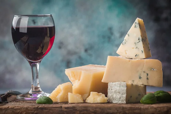 Various Types Cheese Red Wine Still Life Wooden Table — Stock Photo, Image