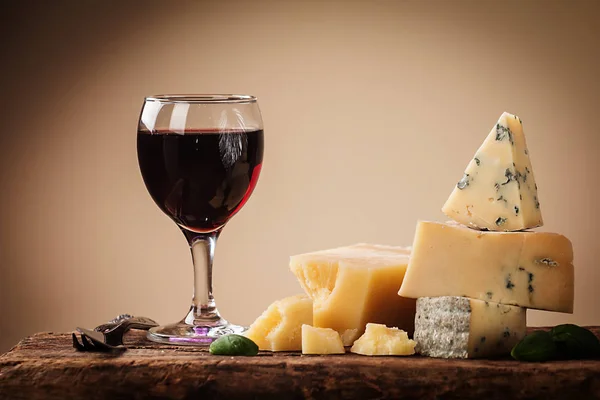 Various Types Cheese Red Wine Still Life Wooden Table — Stock Photo, Image