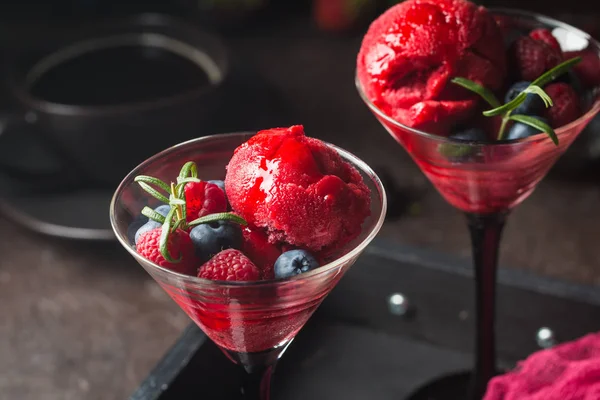 Homemade berry ice cream — Stock Photo, Image
