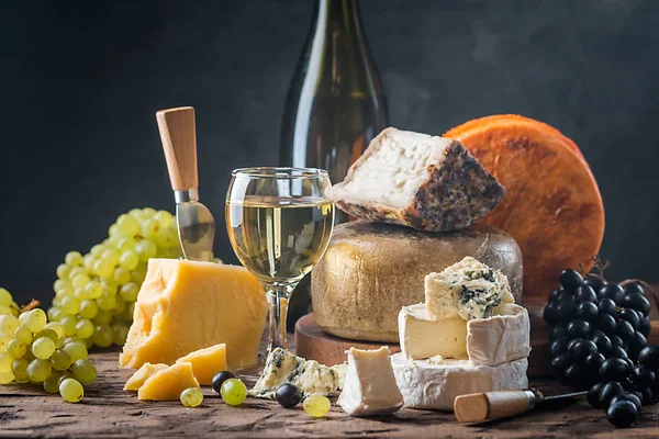 Various types of cheese — Stock Photo, Image