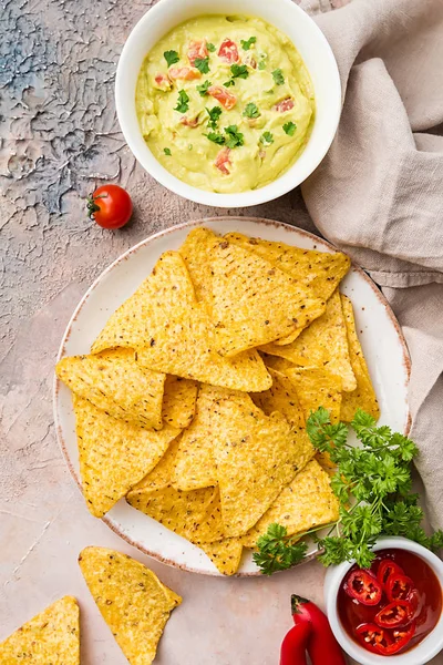 Mexican nachos with guacamole — Stock Photo, Image