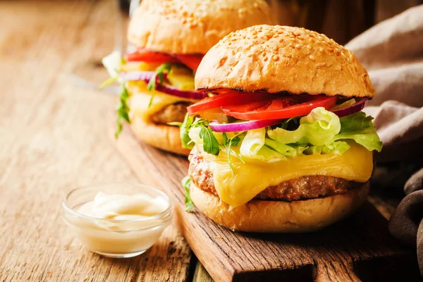 Clásica hamburguesa de carne — Foto de Stock