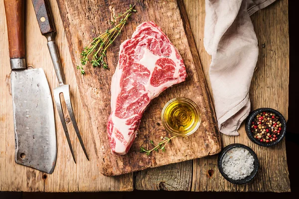 Syrové ribeye steak — Stock fotografie