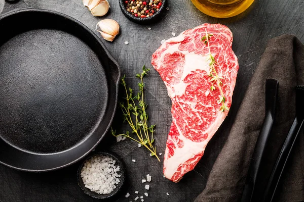 Syrové ribeye steak — Stock fotografie