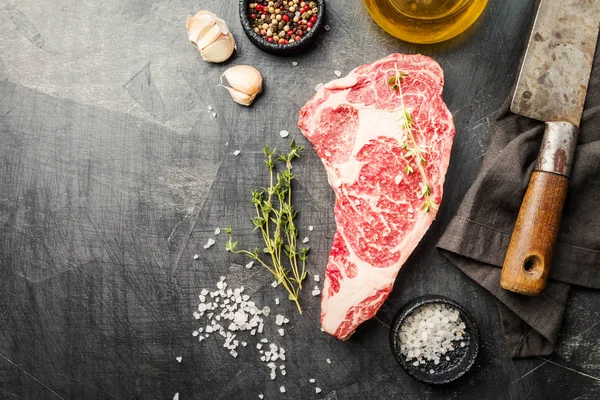 Syrové ribeye steak — Stock fotografie